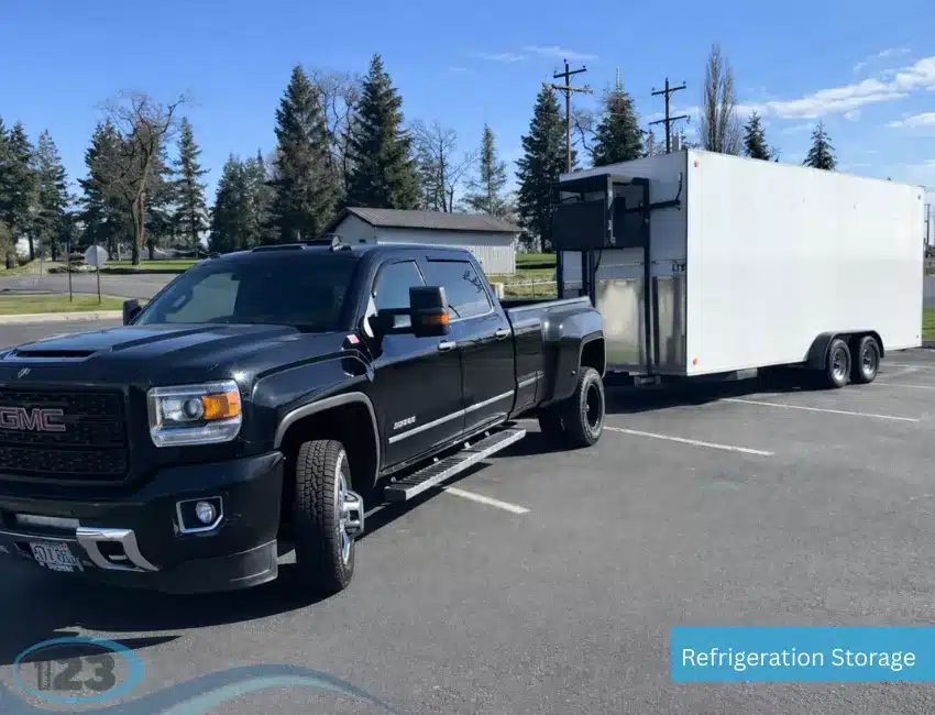 Truck towing refrigerated trailer with cooling unit